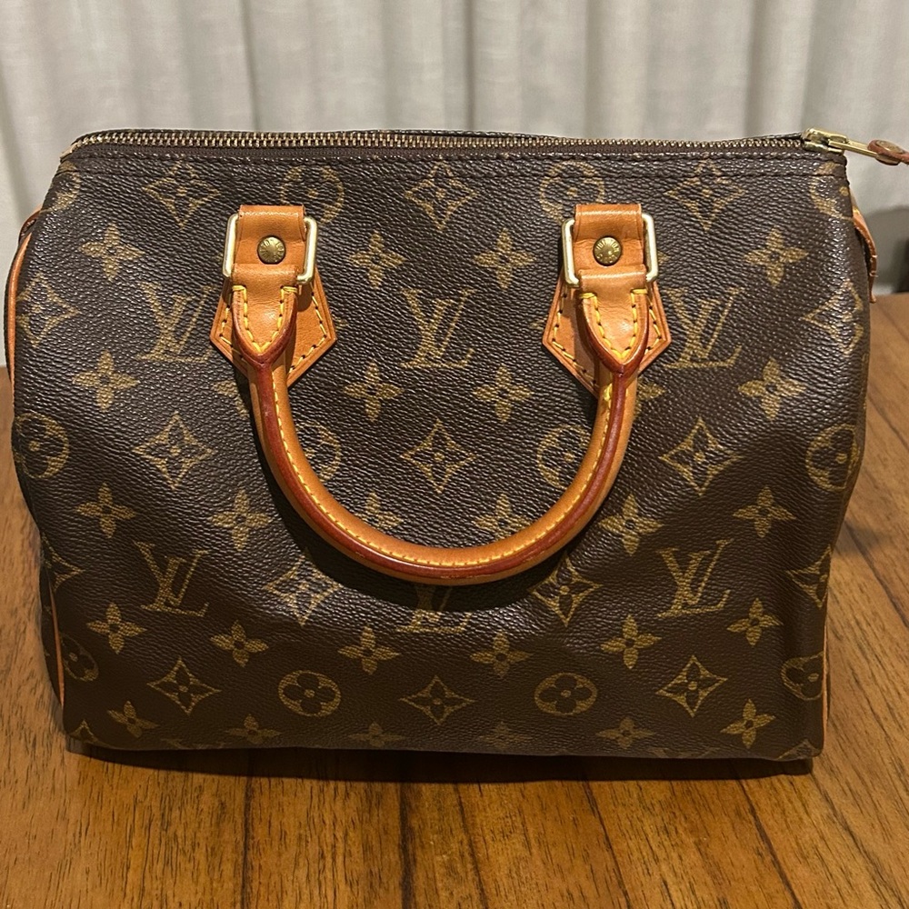 Louis Vuitton Speedy 25